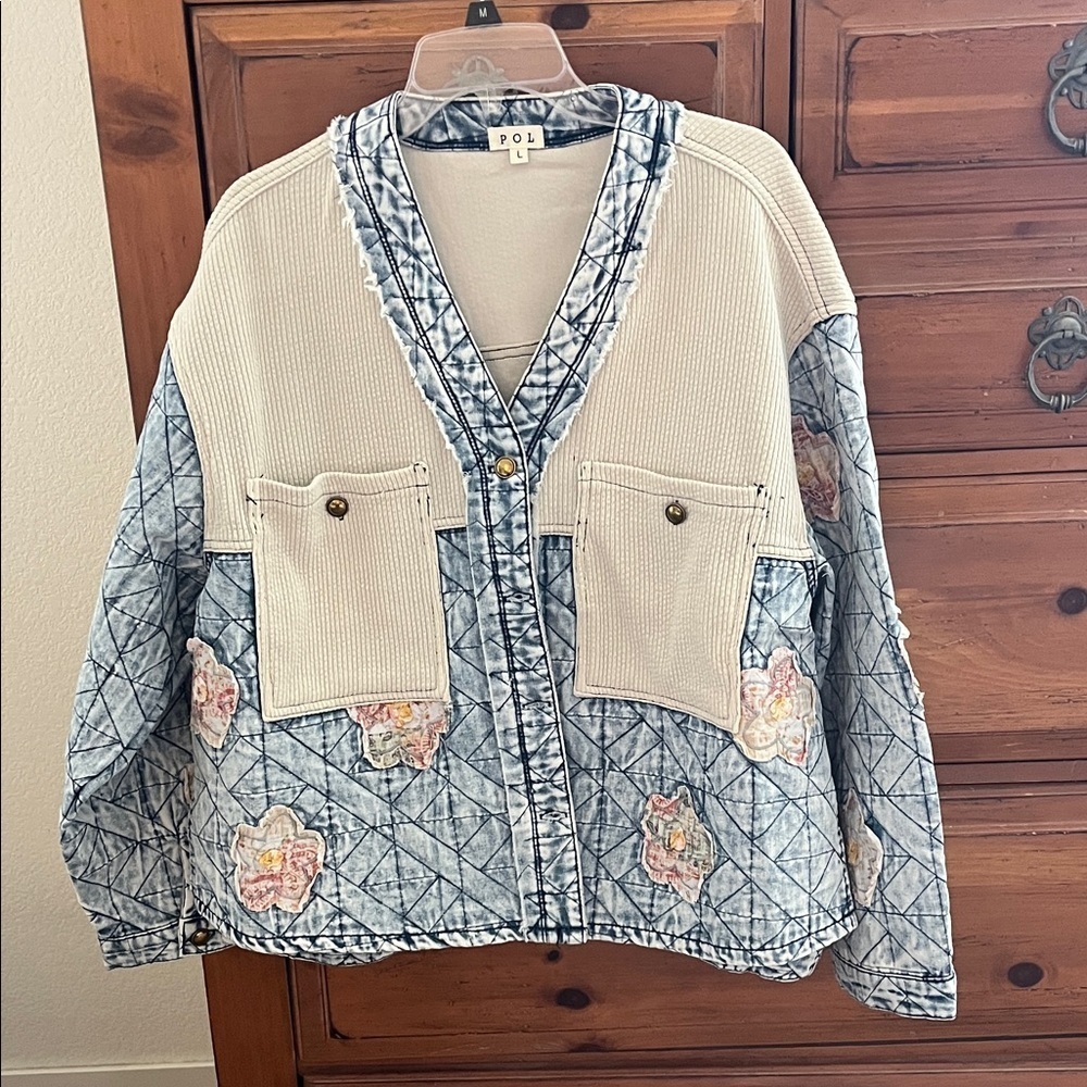 POL Women's Blue and Cream Quilted Jean Jacket NWOT